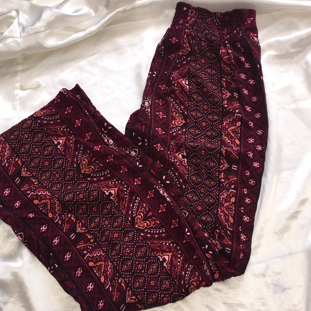 Patterned Flowing high waisted pants